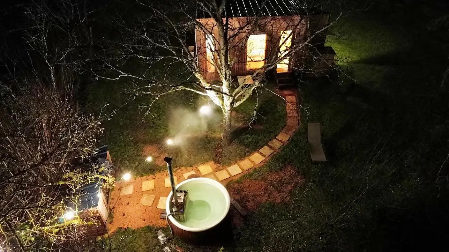 Les cabanes de Julie Lissac et Mouret Camping